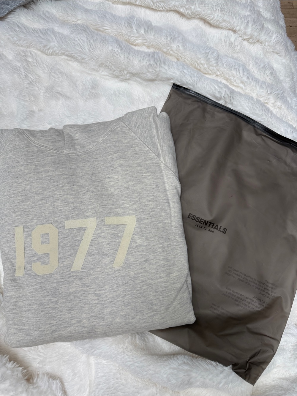 ESSENTIALS Light Heather Gray '1977' Logo Sweatshirt